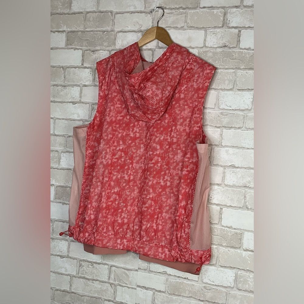 Adidas Women’s Pink Red Sleeveless Golf Vest - Picture 6 of 15
